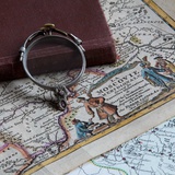 Пенсне-кулон