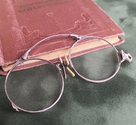 - Пенсне-кулон - АМ-006