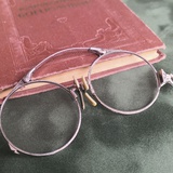 Пенсне-кулон