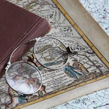 Пенсне-кулон